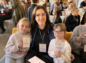 Kovo 27 dieną Jungėnuose vykusioje respublikinėje 1–4 klasių mokinių konferencijoje „Bendraukime – sužinokime 2“ mūsų mokyklai atstovavo pirmokės Andrėja ir Andžela